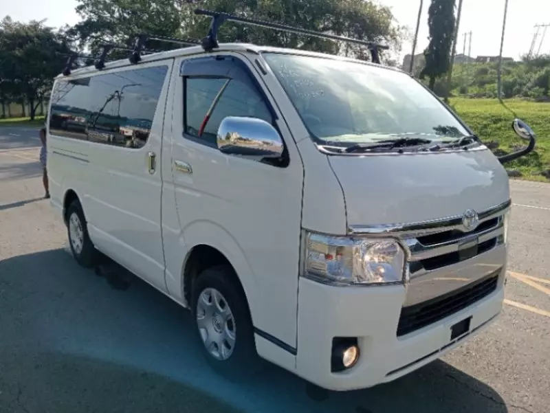 Toyota Hiace   - 2018
