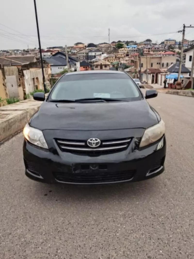 Toyota Corolla   - 2012