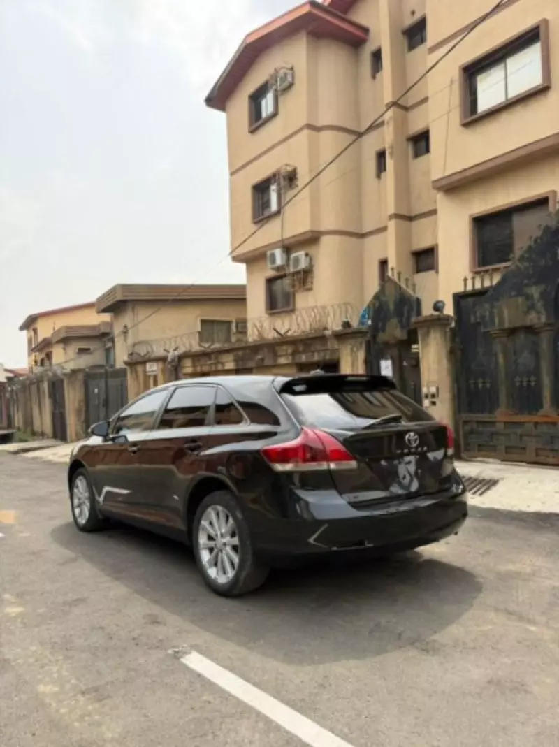 Toyota Venza   - 2014