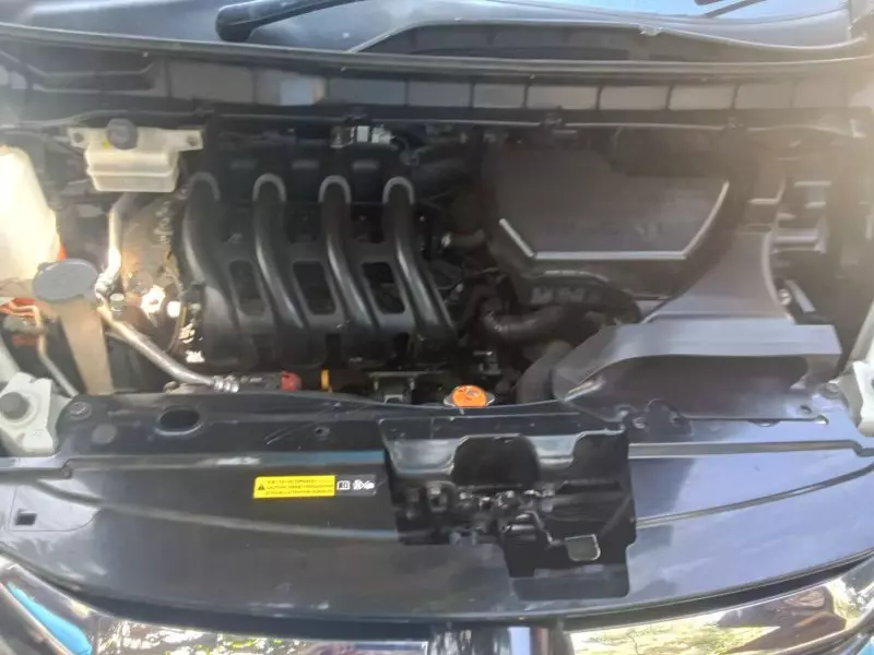 Nissan Serena   - 2017