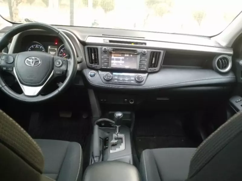 Toyota RAV 4   - 2018