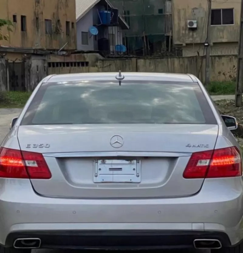 Mercedes-Benz E-Class   - 2010