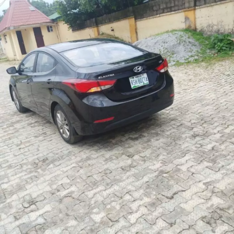 Hyundai Elantra - 2014