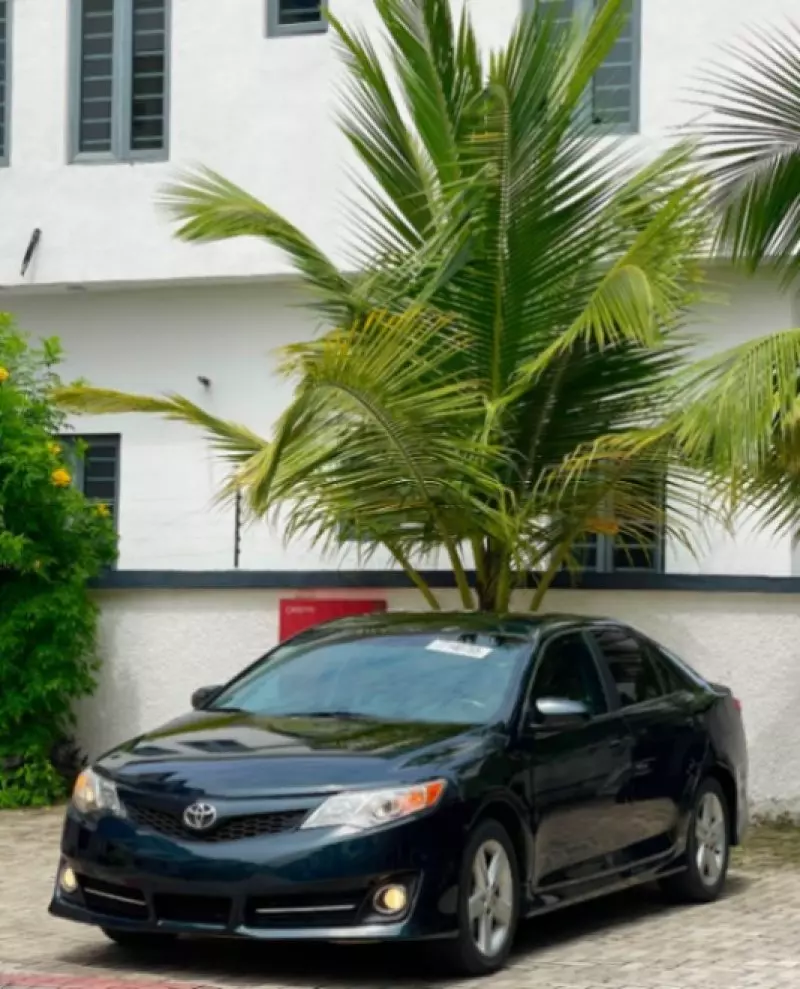 TOYOTA Camry   - 2014