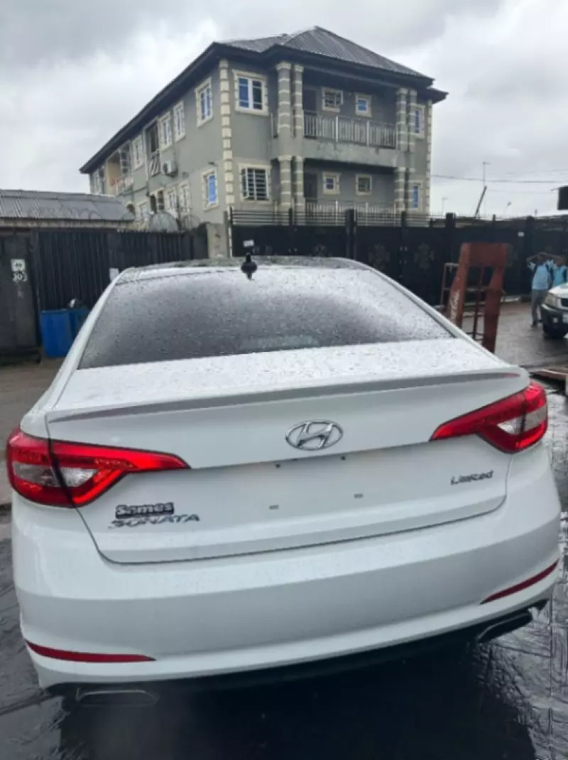 Hyundai Sonata   - 2015