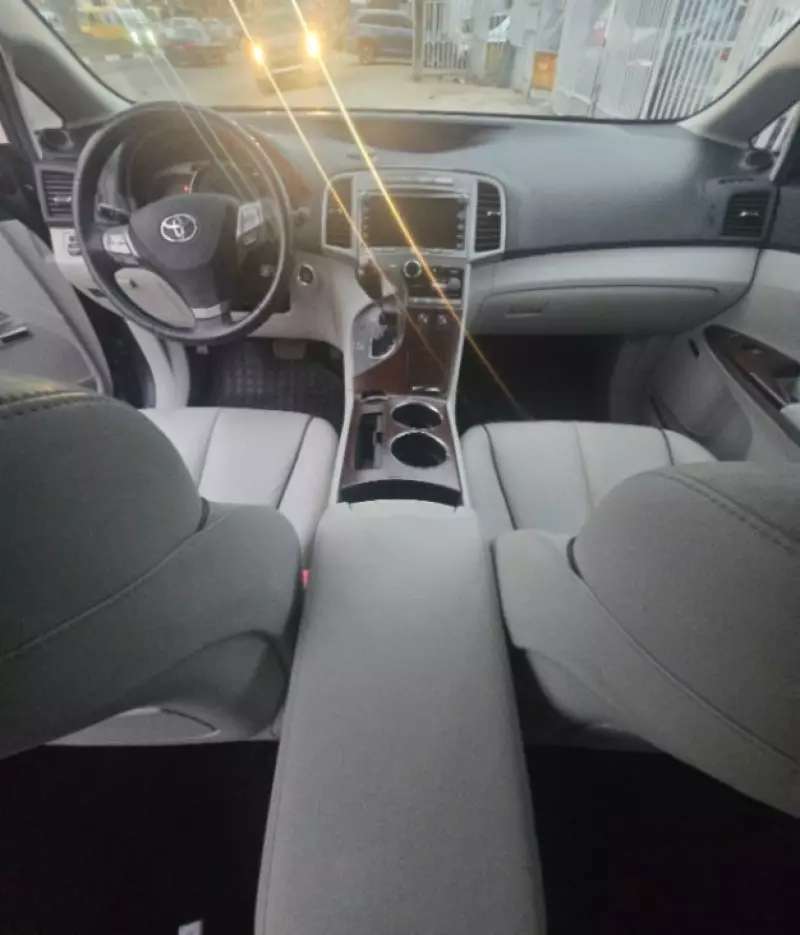 TOYOTA Venza   - 2011