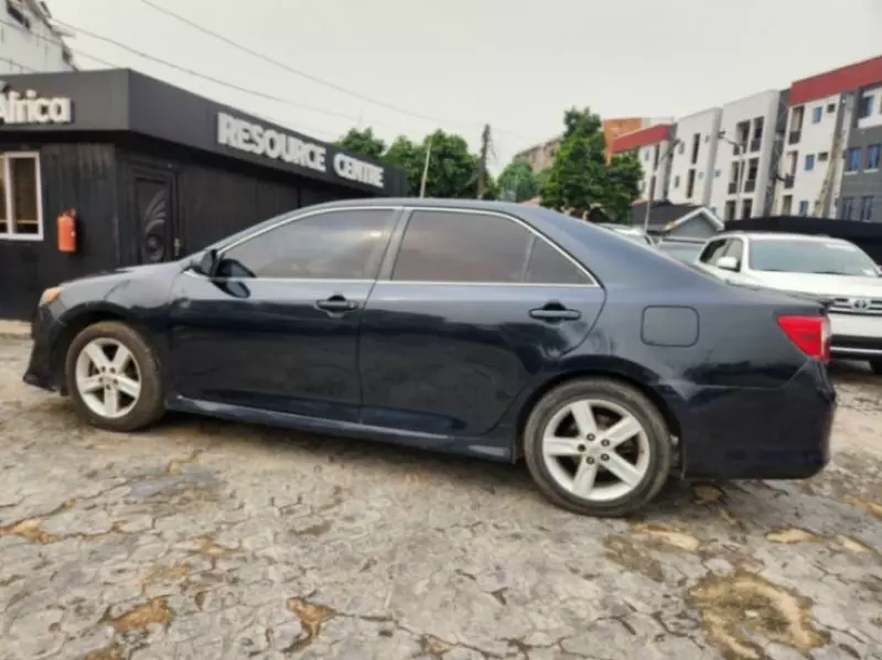 Toyota Camry   - 2014
