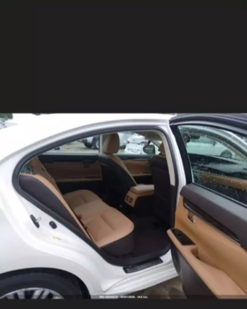 Lexus ES   - 2017