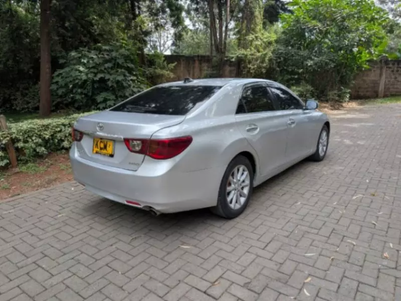 TOYOTA Mark X - 2012