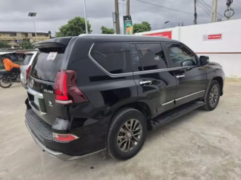 Lexus GX 460   - 2010