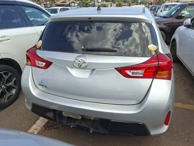 Toyota Auris   - 2014