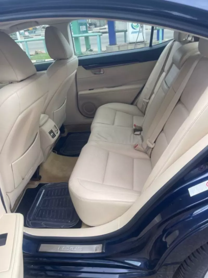 Lexus ES   - 2013
