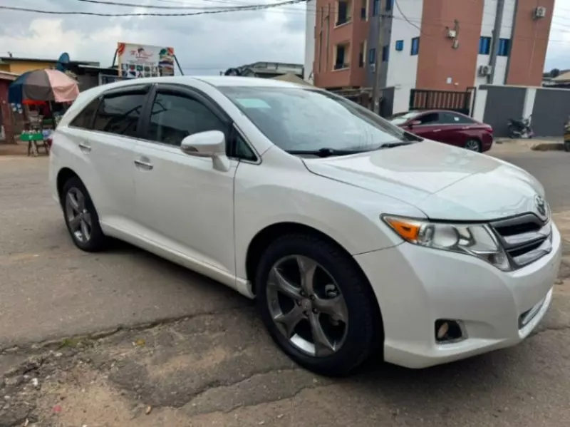 TOYOTA Venza   - 2015