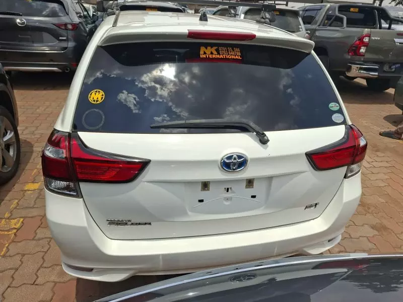 Toyota Fielder hybrid    - 2017