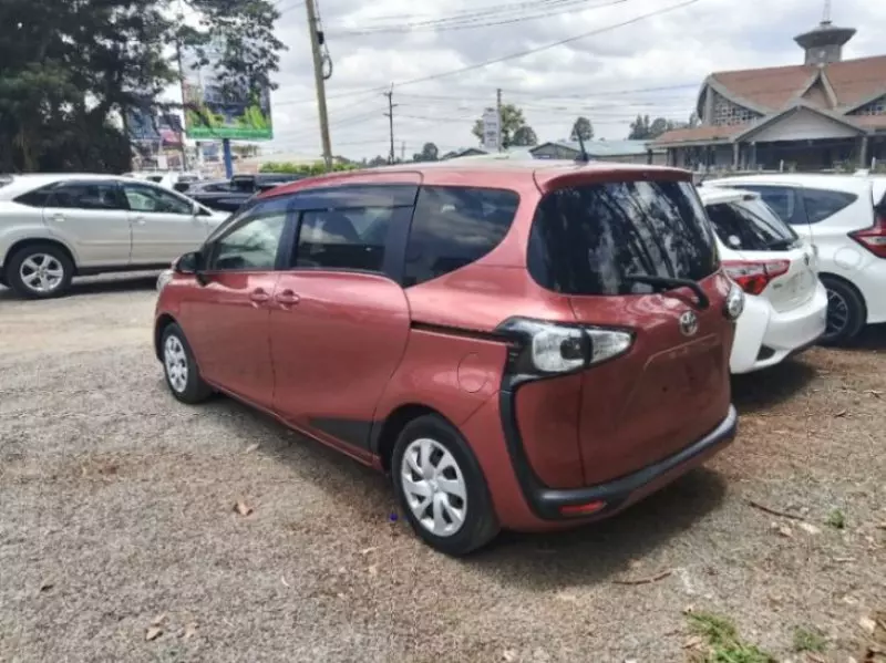Toyota Sienta   - 2017