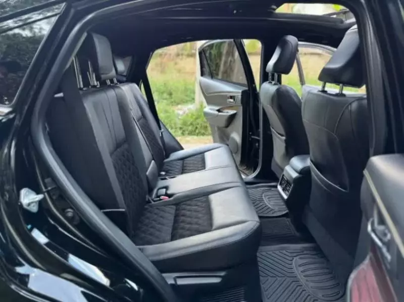 Toyota Harrier   - 2016