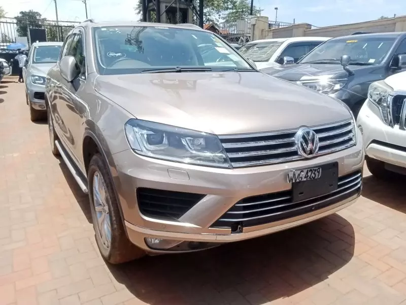 Volkswagen Touareg   - 2012
