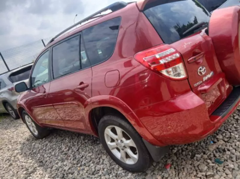 Toyota RAV4   - 2010