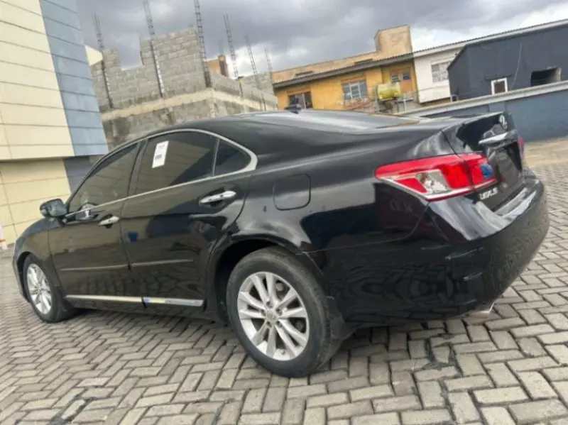 Lexus ES 350   - 2012