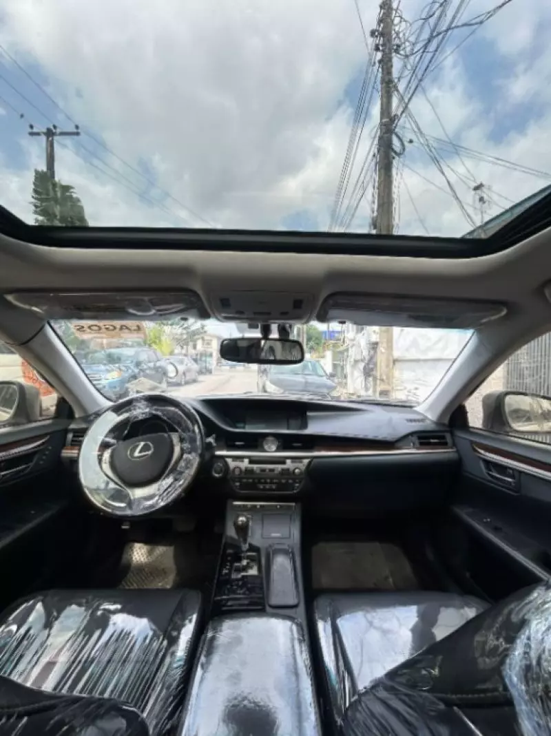 Lexus ES   - 2015