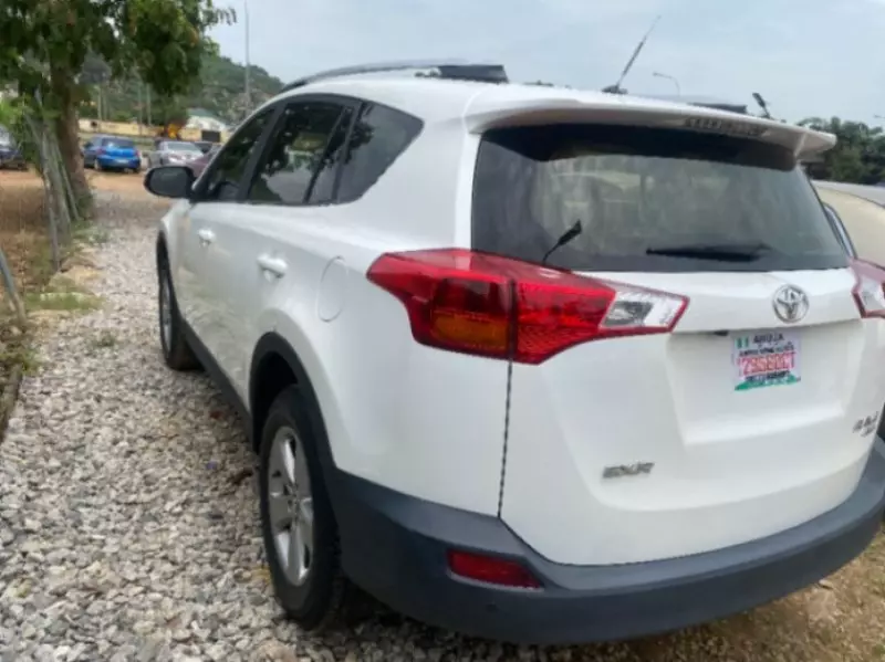TOYOTA RAV4   - 2015