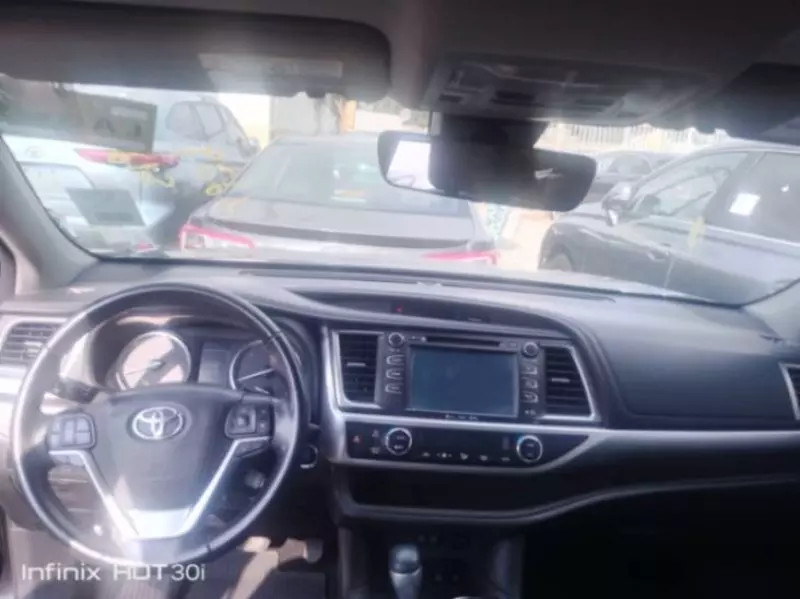 Toyota Highlander   - 2017