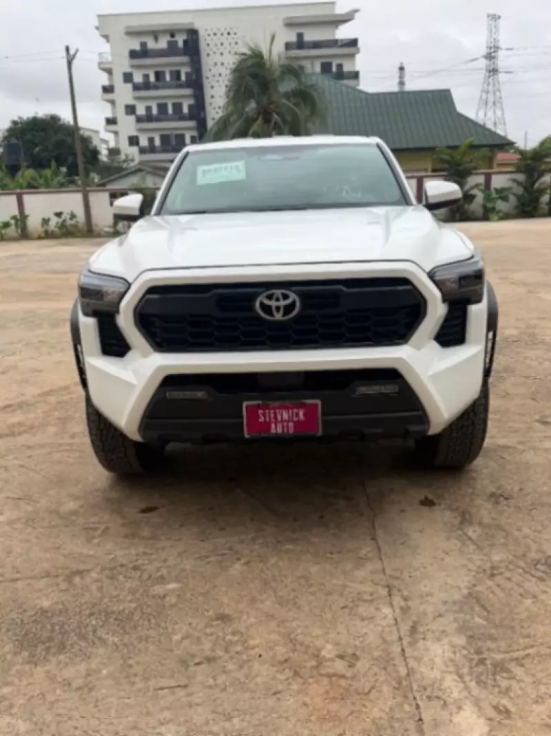 TOYOTA Tacoma   - 2025