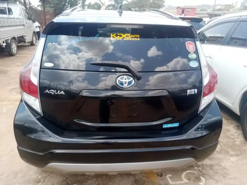 Toyota Aqua Hybrid   - 2014