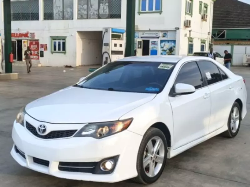 Toyota Camry   - 2012