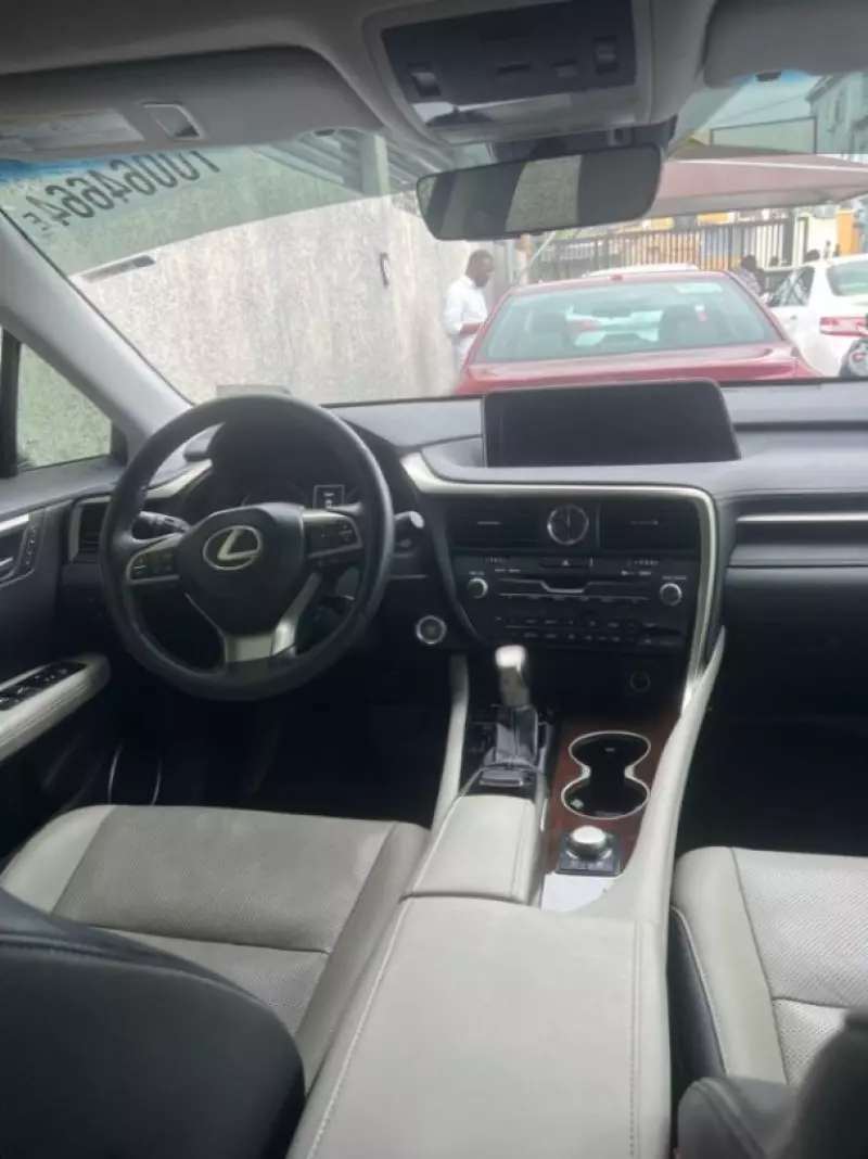 Lexus RX   - 2017