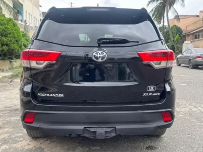 TOYOTA Highlander   - 2018