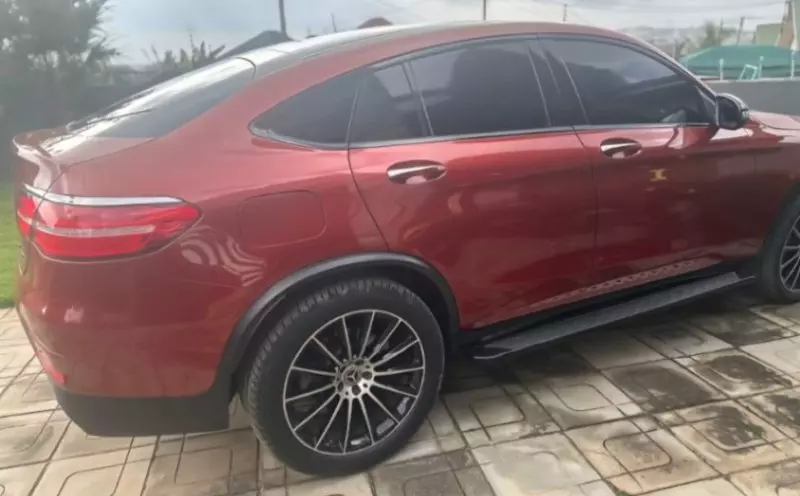 Mercedes-Benz GLC 300   - 2017