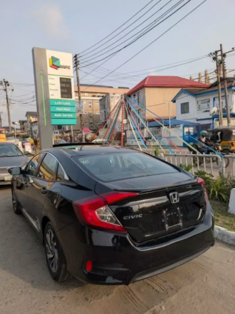 Honda Civic   - 2016