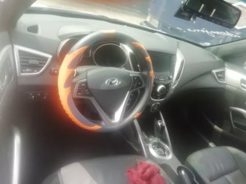Hyundai Veloster   - 2015