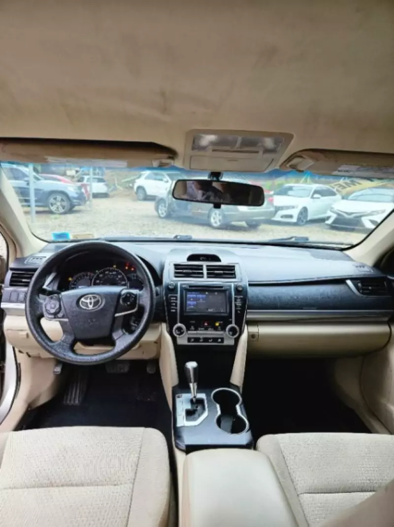 Toyota Camry   - 2014