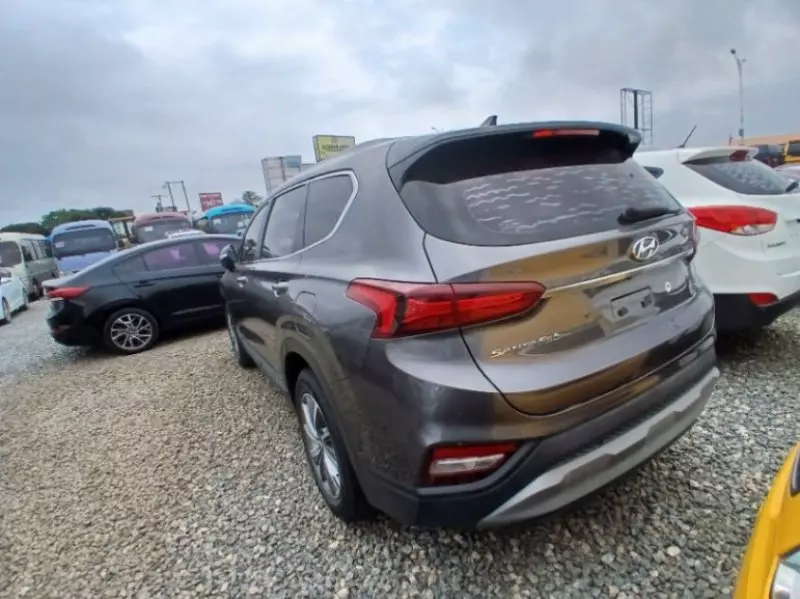 Hyundai Santa Fe   - 2019