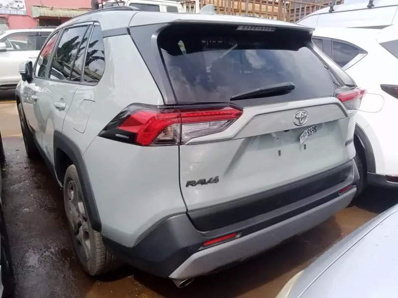 Toyota RAV 4   - 2023