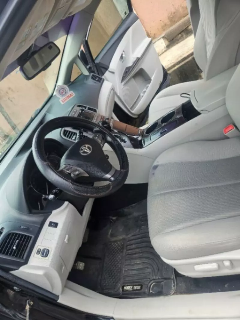 Toyota Venza   - 2013