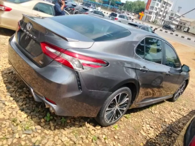 TOYOTA Camry   - 2018