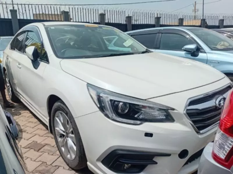 Subaru Legacy    - 2017