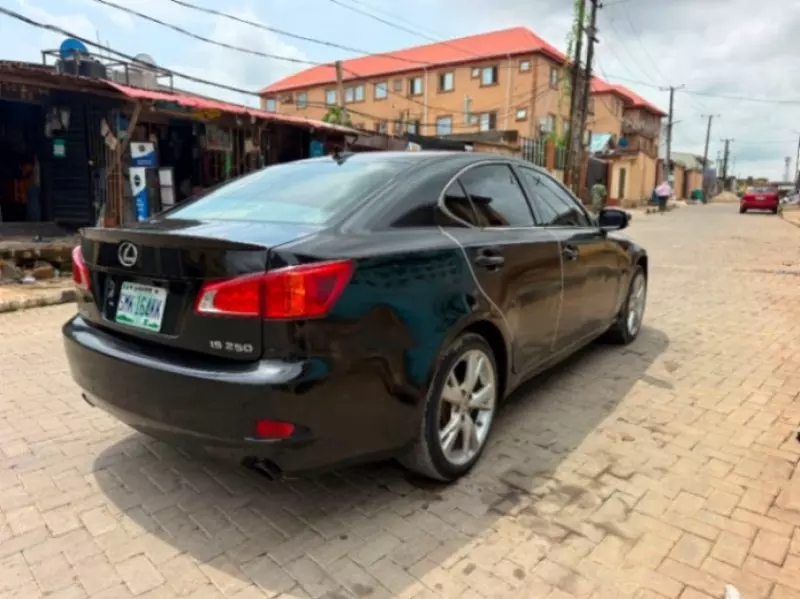 Lexus IS - 2009