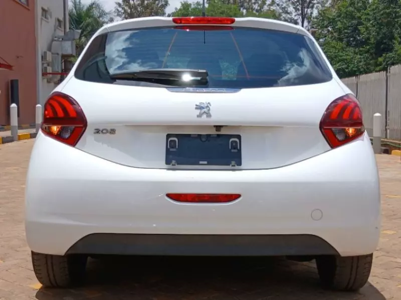 Peugeot 208   - 2018