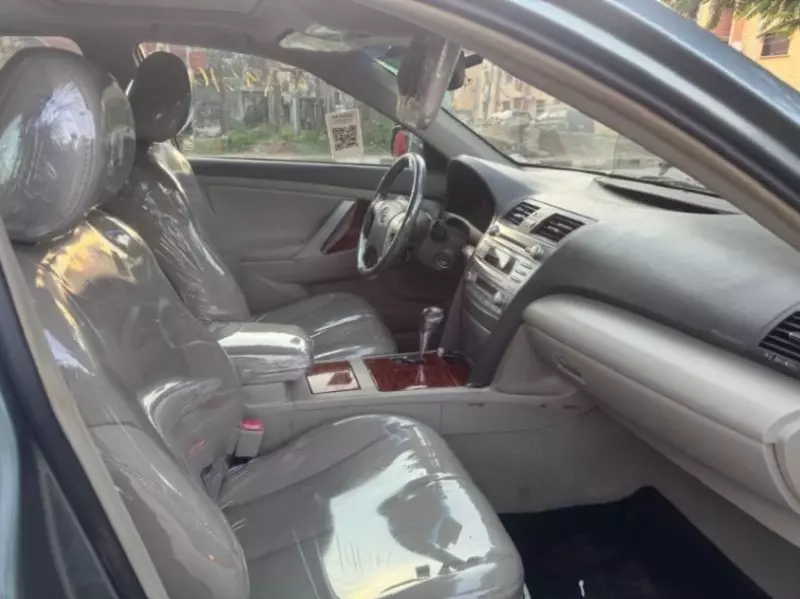 TOYOTA Camry   - 2010