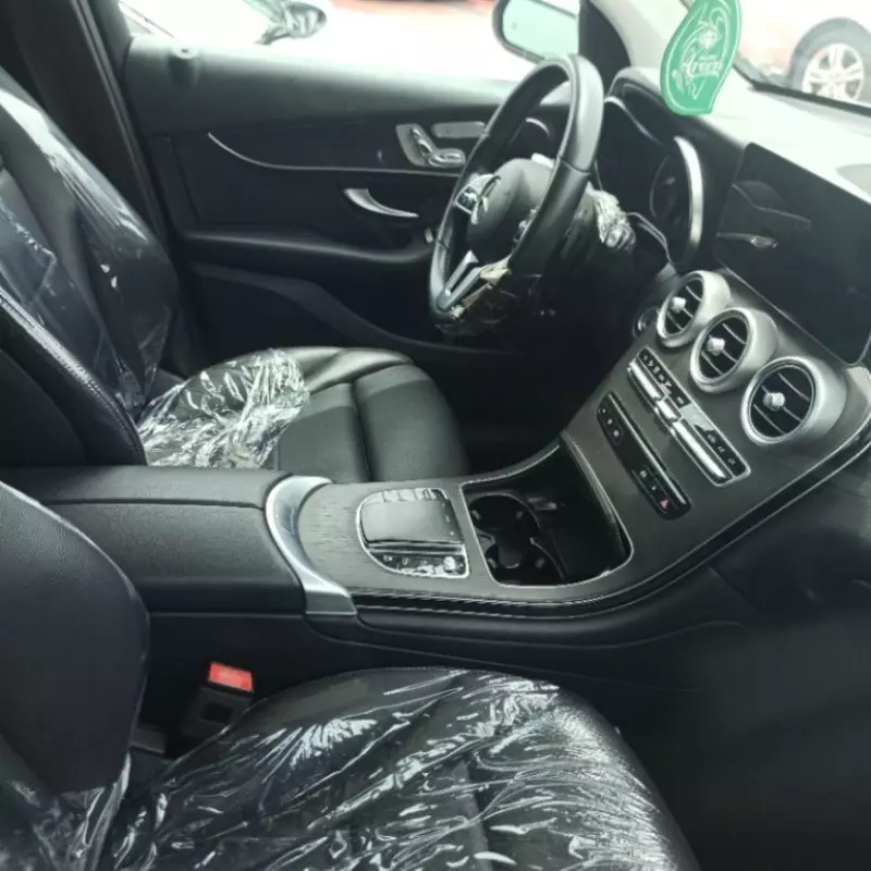 Mercedes-Benz GLC 300 - 2021