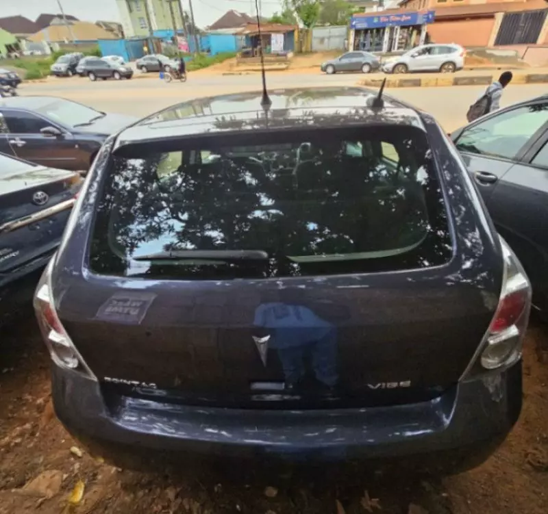 Pontiac Vibe   - 2009