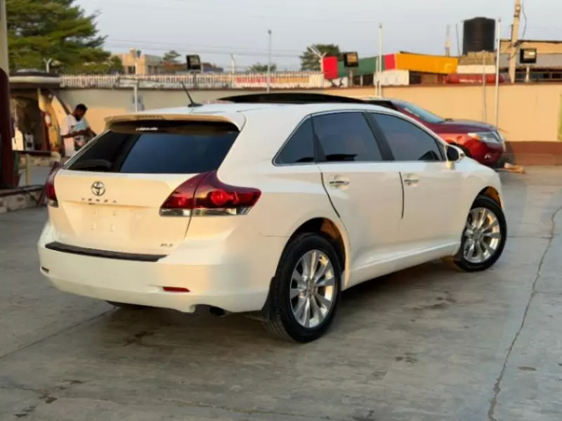 Toyota Venza   - 2014