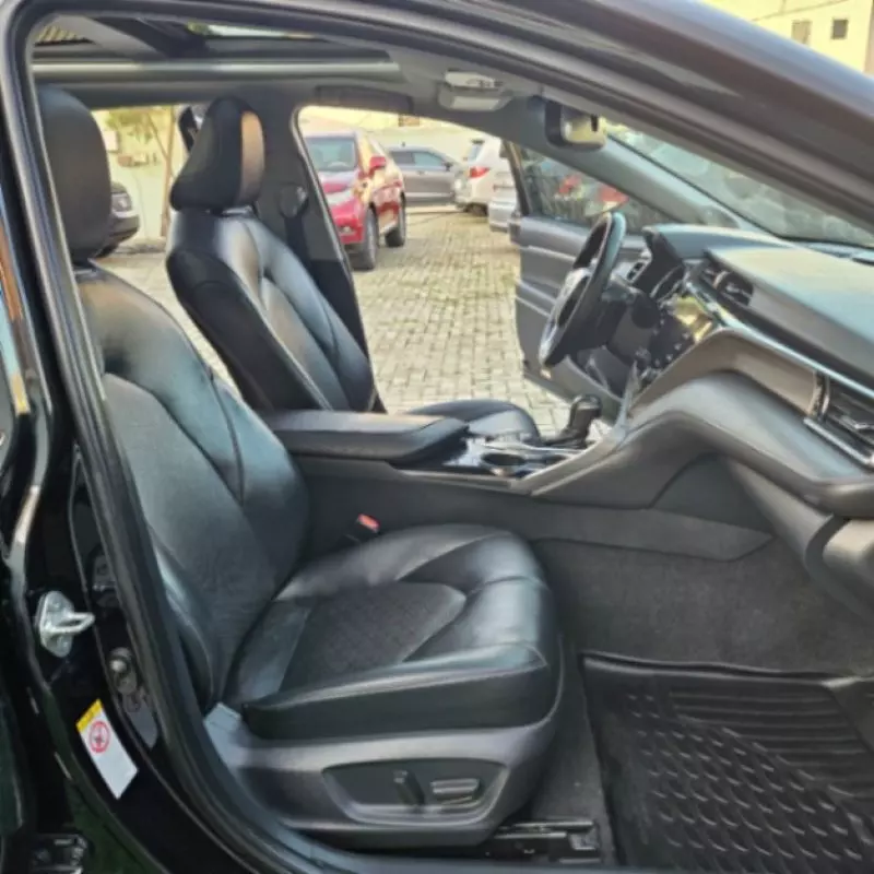 Toyota Camry   - 2018