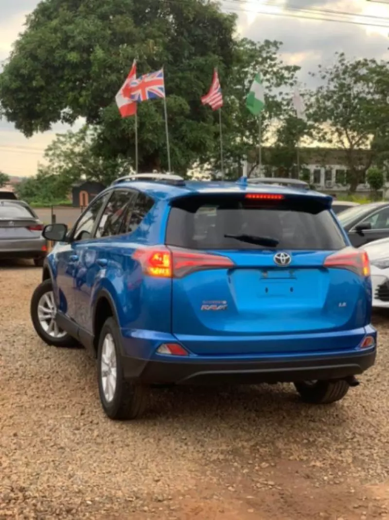 TOYOTA RAV4   - 2018