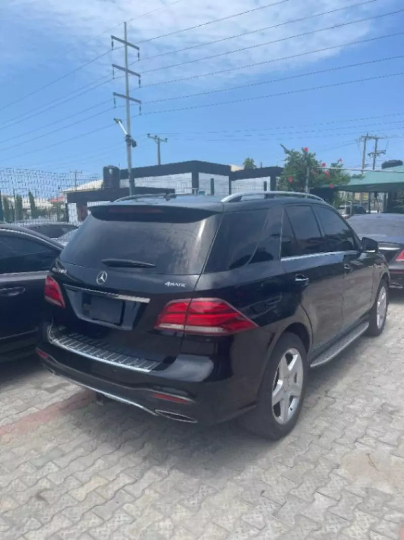 Mercedes-Benz GLE 400   - 2016