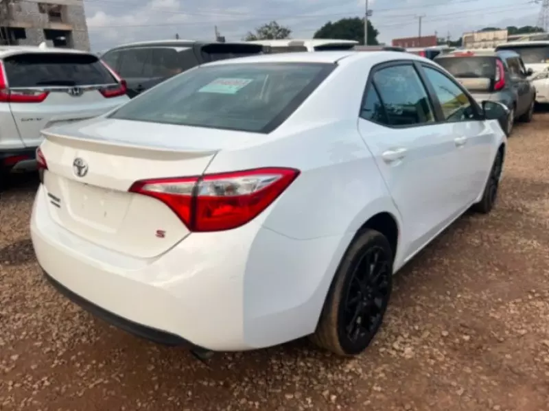 TOYOTA Corolla   - 2016